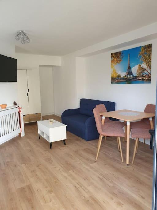 Studio Equipe Et Meuble St Cyprien Saint-Cyprien  Exterior photo